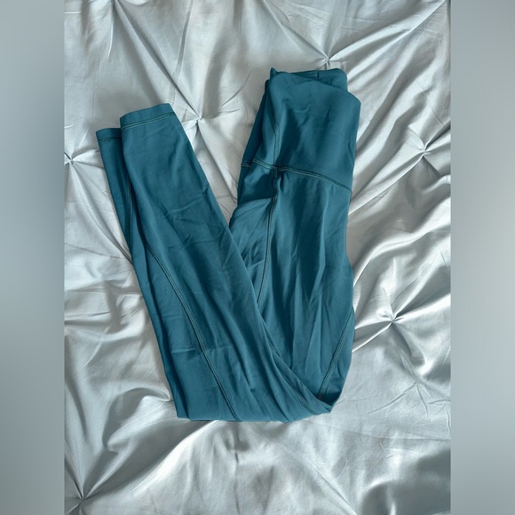 Lululemon align with pockets - Picture 4 of 4